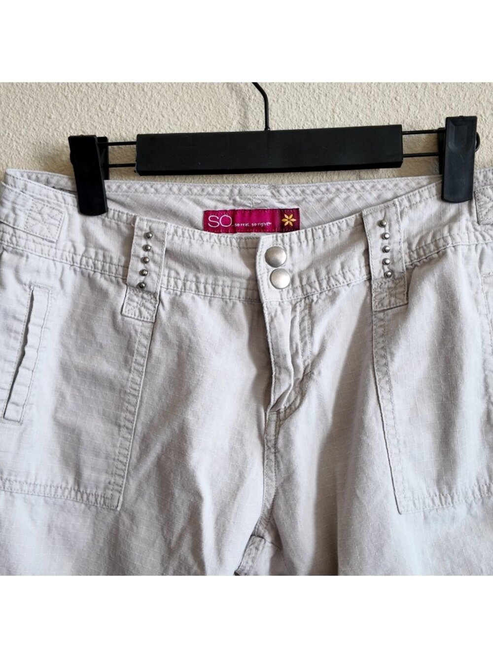 Y2K So beige capris size 9 (medium/large)